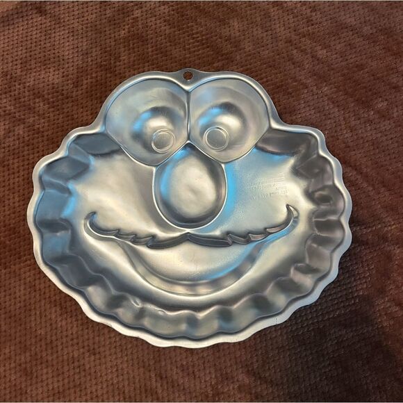 Elmo cake pan - Picture 1 of 2